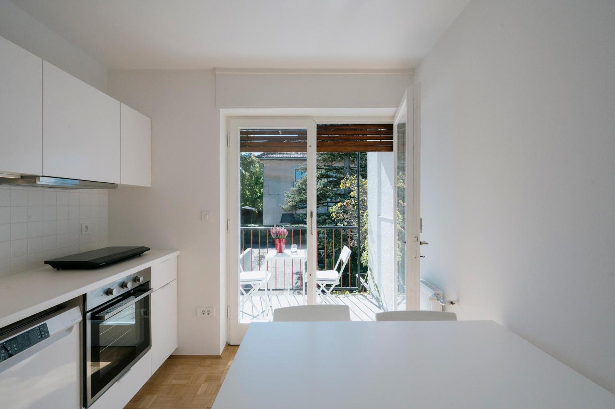 Ljubljana C17 4-Bedroom Private Row House With Garden And Parking Dış mekan fotoğraf